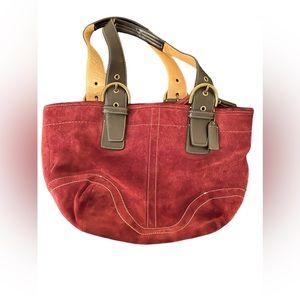 🌸Suede Coach hobo zip bag. Never used .. no tags.🌸